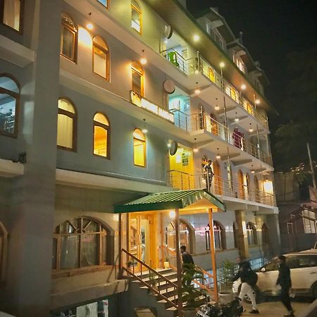 The Avenue Hotel , Manali A River Side Hotel Exterior foto