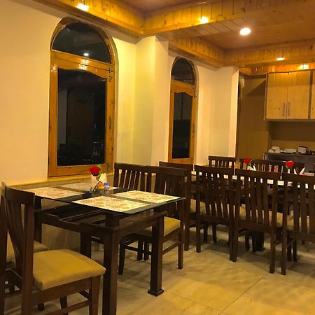 The Avenue Hotel , Manali A River Side Hotel Exterior foto