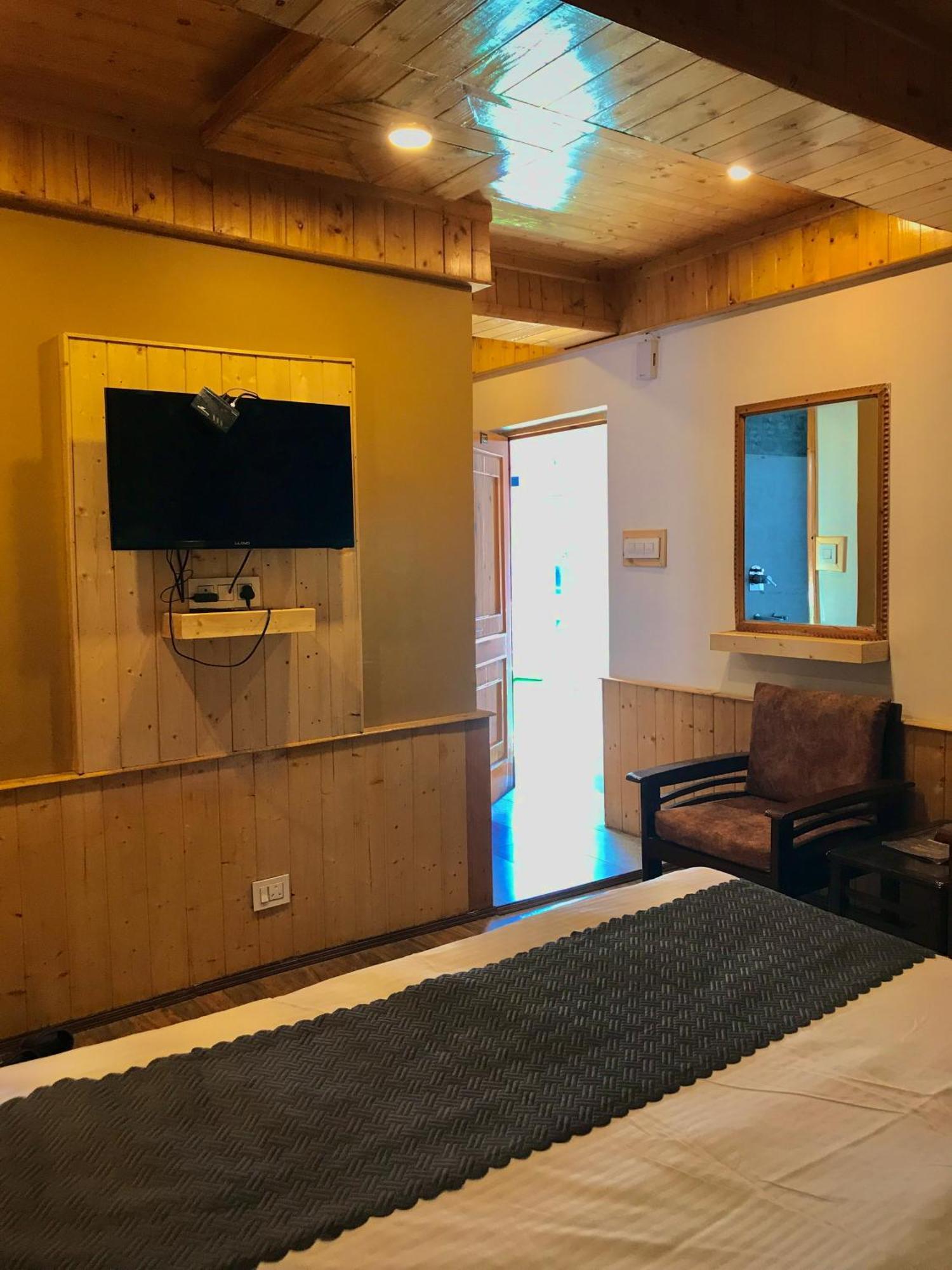 The Avenue Hotel , Manali A River Side Hotel Exterior foto