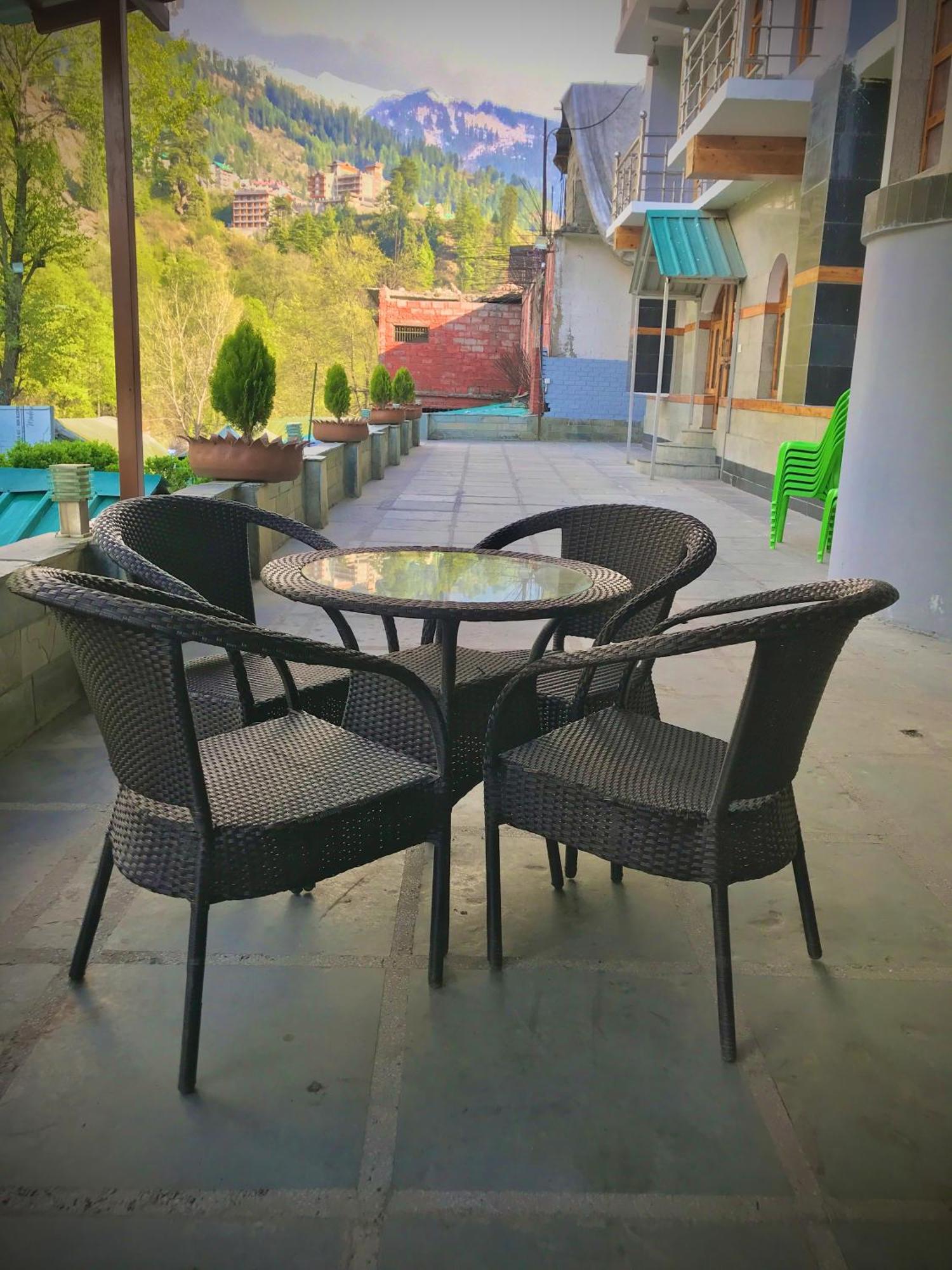 The Avenue Hotel , Manali A River Side Hotel Exterior foto
