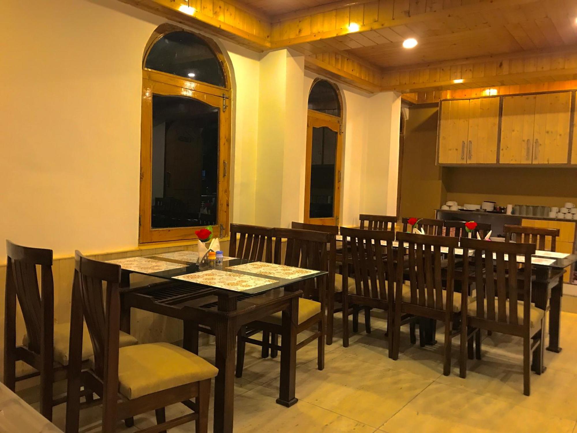 The Avenue Hotel , Manali A River Side Hotel Exterior foto