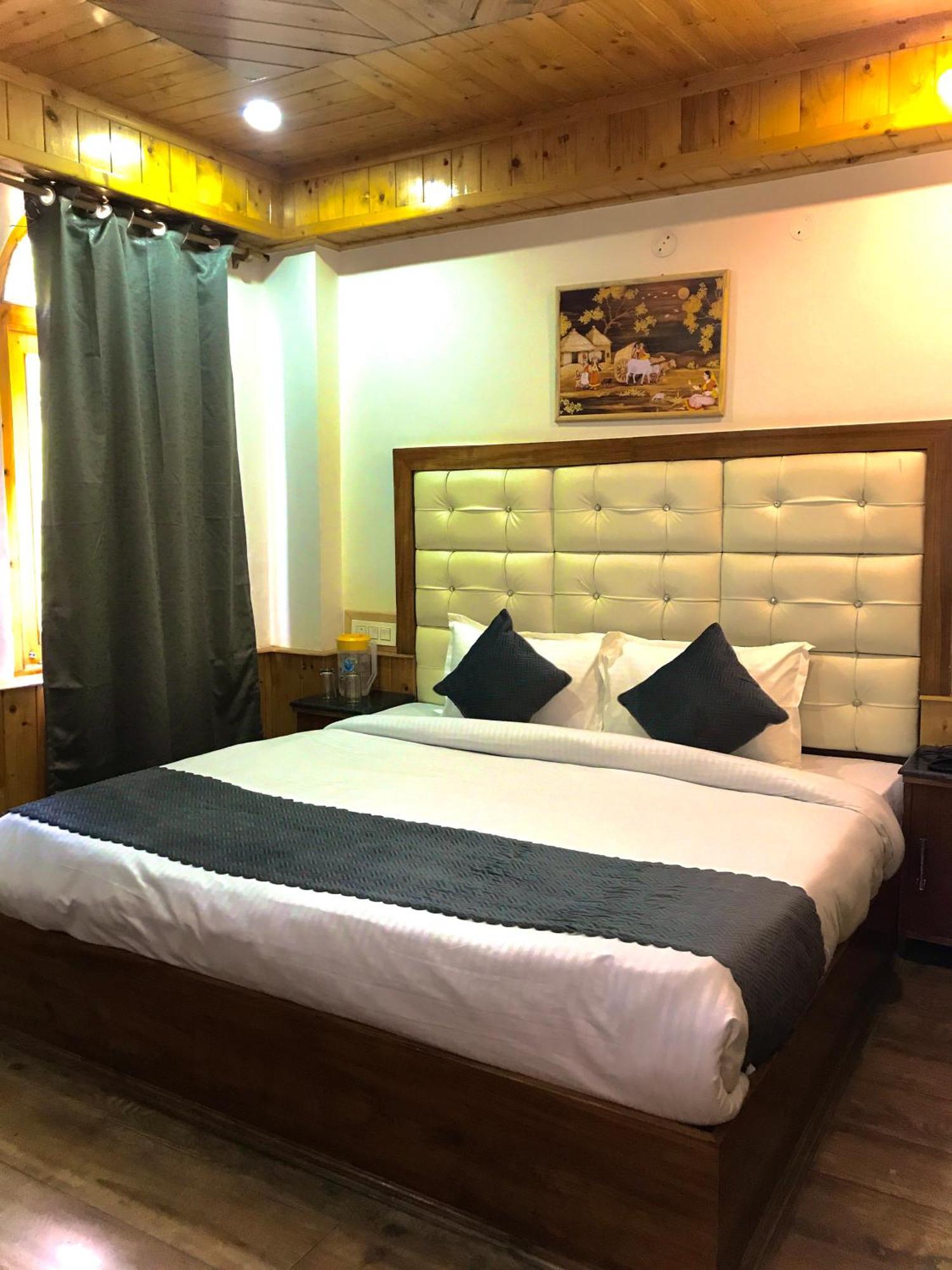 The Avenue Hotel , Manali A River Side Hotel Exterior foto