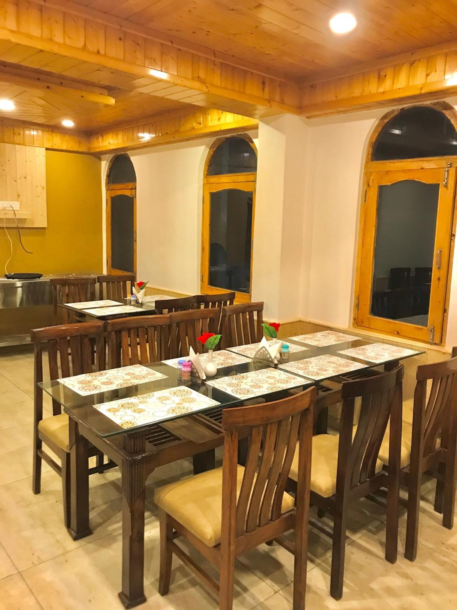 The Avenue Hotel , Manali A River Side Hotel Exterior foto