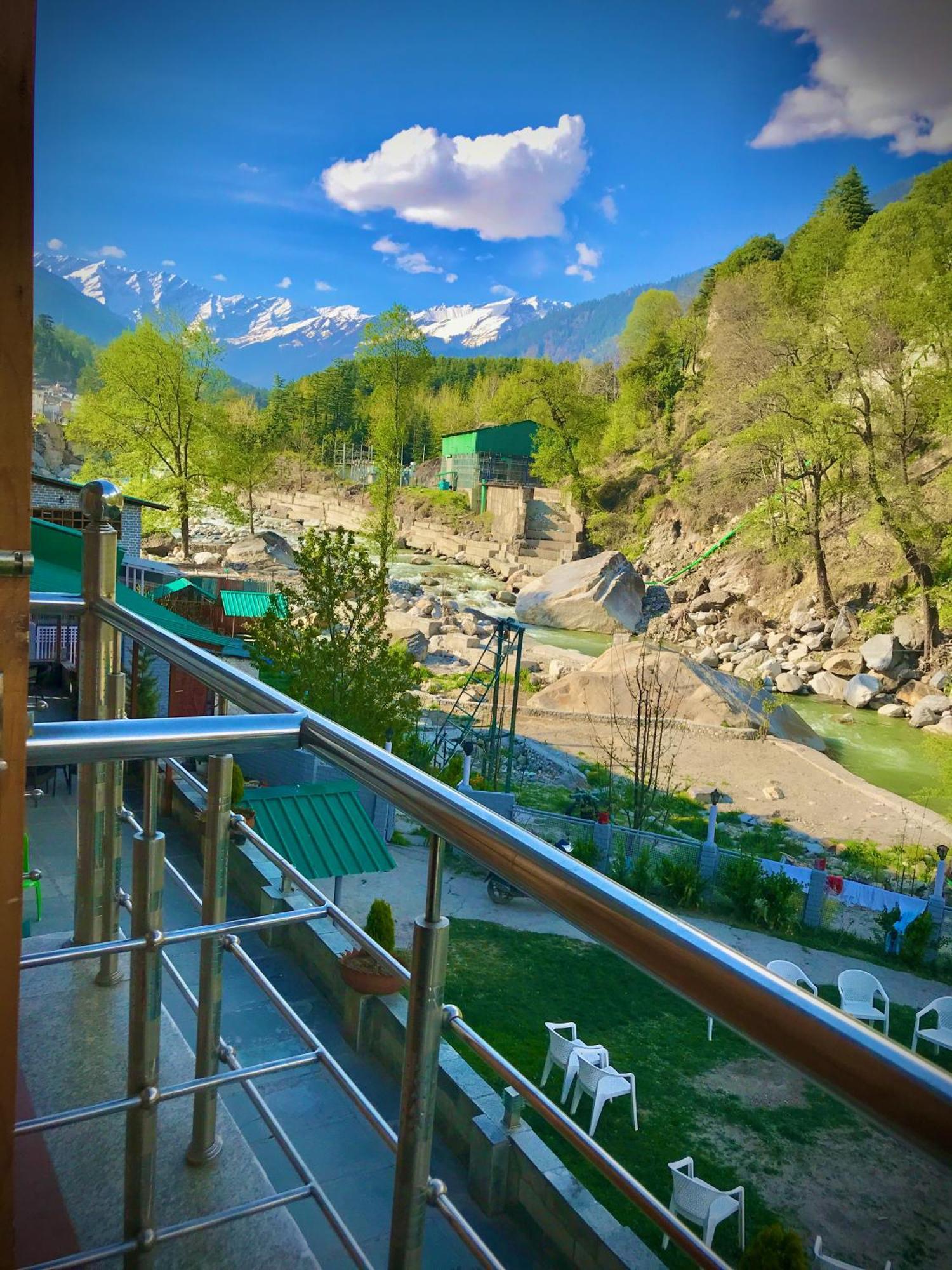 The Avenue Hotel , Manali A River Side Hotel Exterior foto