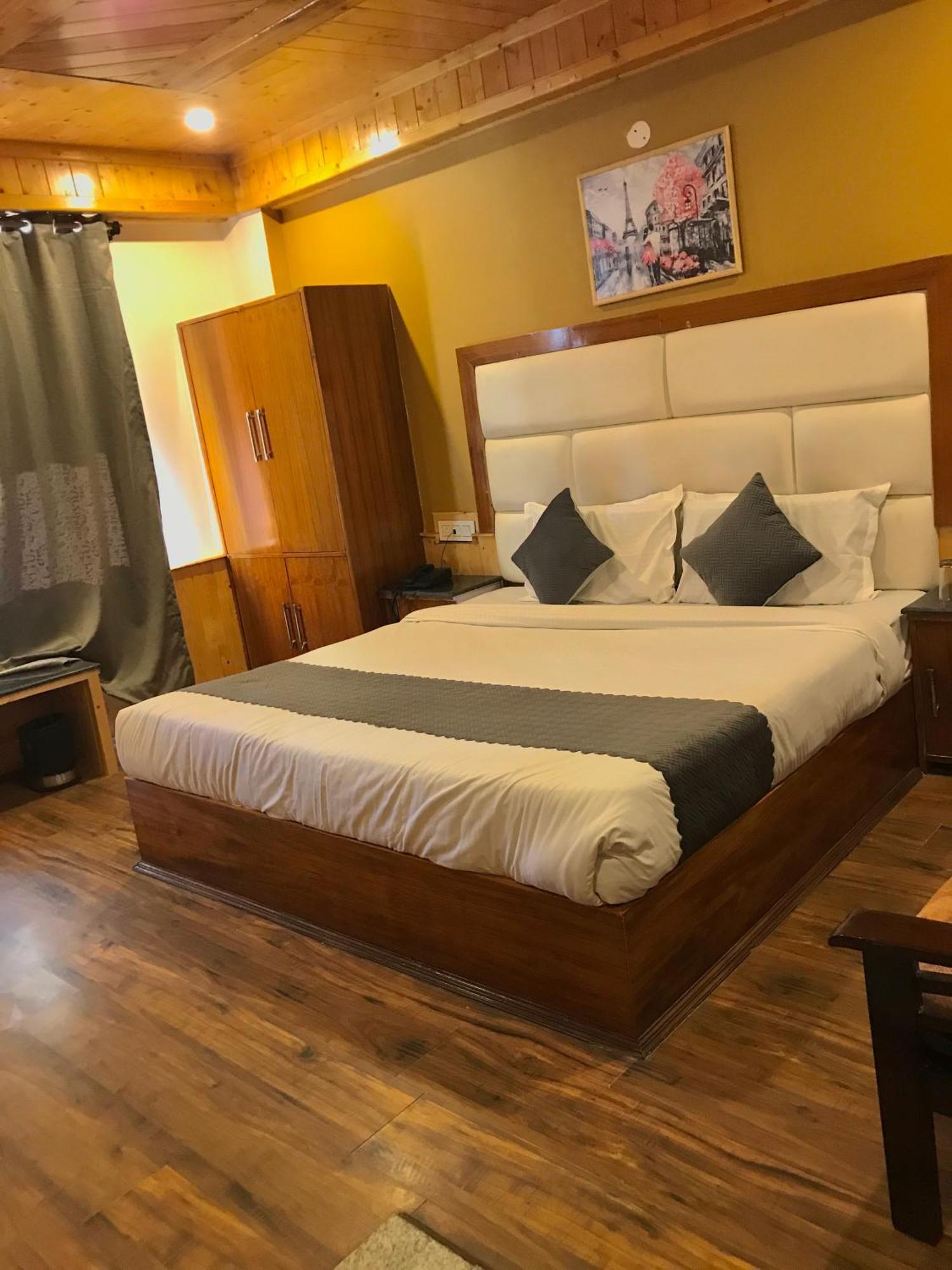 The Avenue Hotel , Manali A River Side Hotel Exterior foto