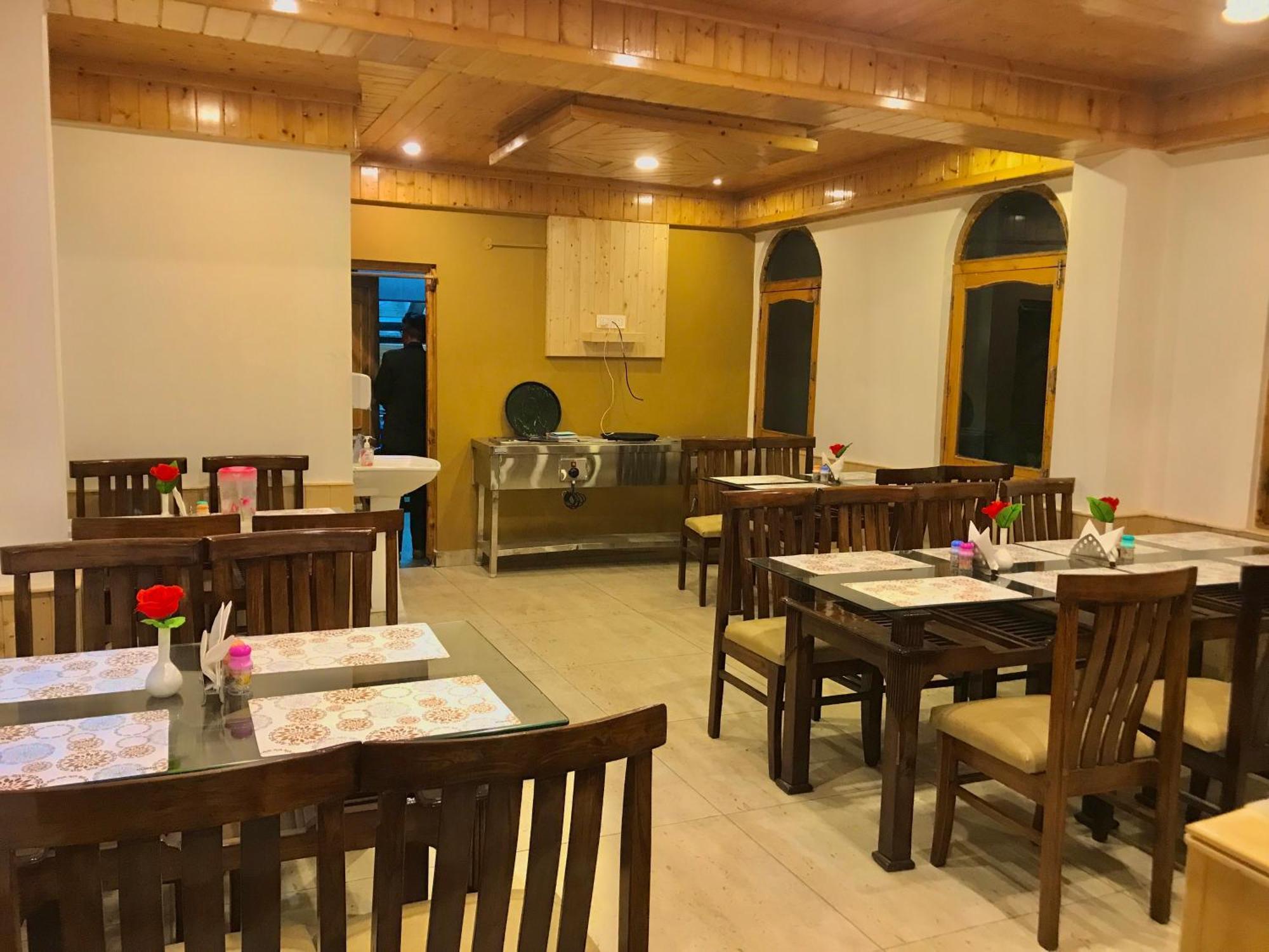 The Avenue Hotel , Manali A River Side Hotel Exterior foto